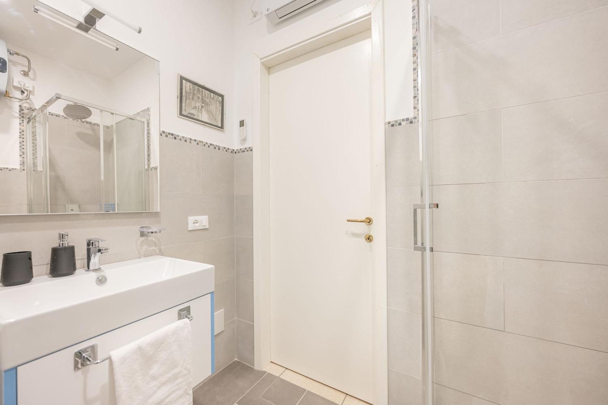 Casa Luna - 10 Min From Train Station Apartamento Venecia